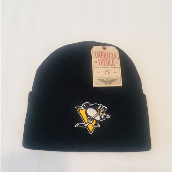Pittsburgh Penguins cuffed knit. - Picture 1 of 1